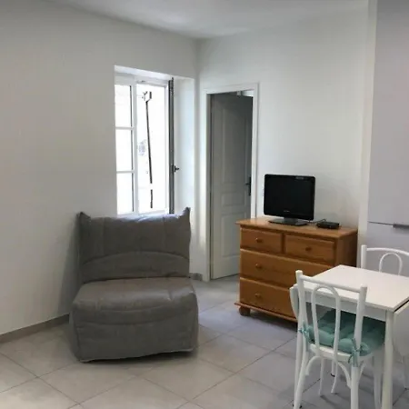 Apartment Renove En Centre-ville, Ideal Pour Des A Pied, Calme Et Confort, Classe 2 Etoiles. - Fr-1-4-512 Saint-Jean-de-Luz